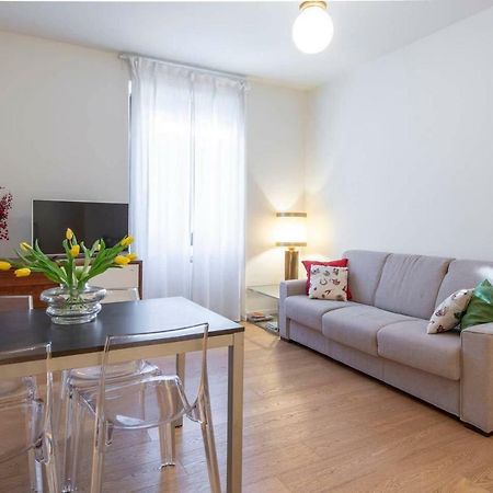 Joivy 1Br Apt In Isola With Stunning View To Bosco Verticale Milano Esterno foto