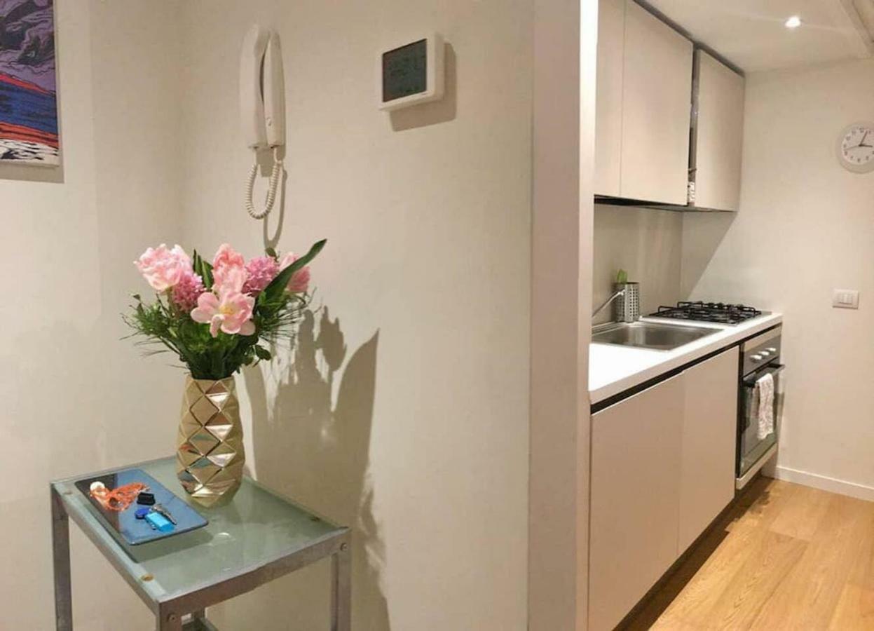 Joivy 1Br Apt In Isola With Stunning View To Bosco Verticale Milano Esterno foto