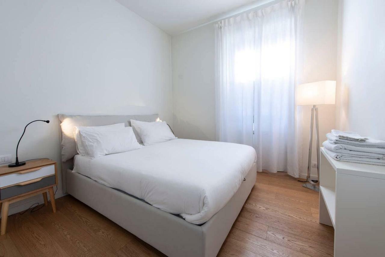 Joivy 1Br Apt In Isola With Stunning View To Bosco Verticale Milano Esterno foto