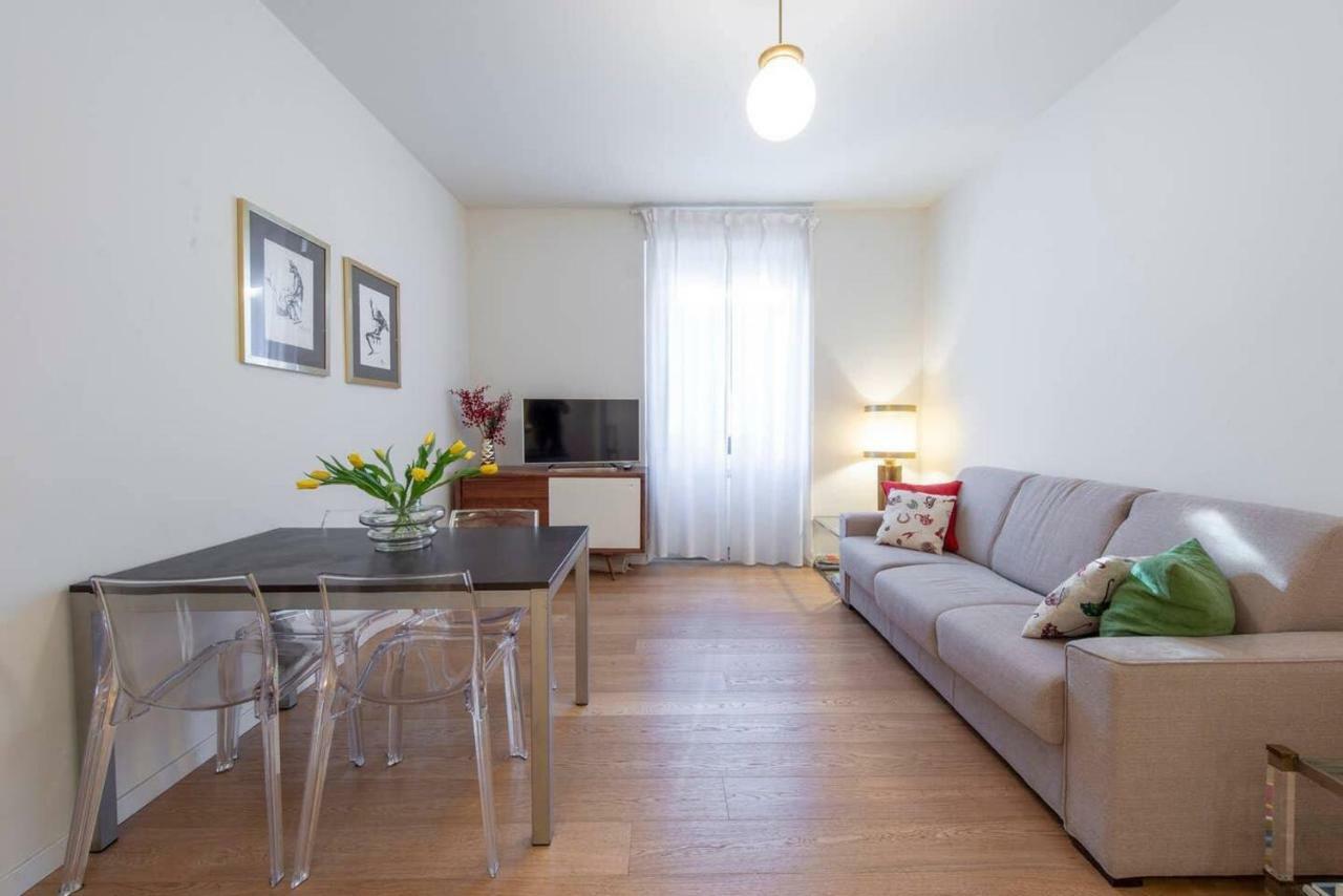 Joivy 1Br Apt In Isola With Stunning View To Bosco Verticale Milano Esterno foto